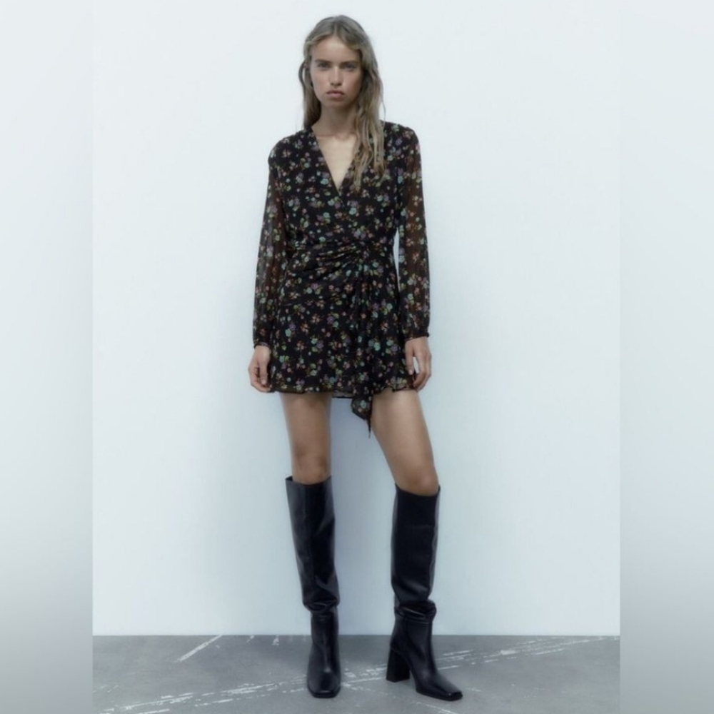 Zara Metallic Short Floral Print Long Sleeve Mini Dress in Black